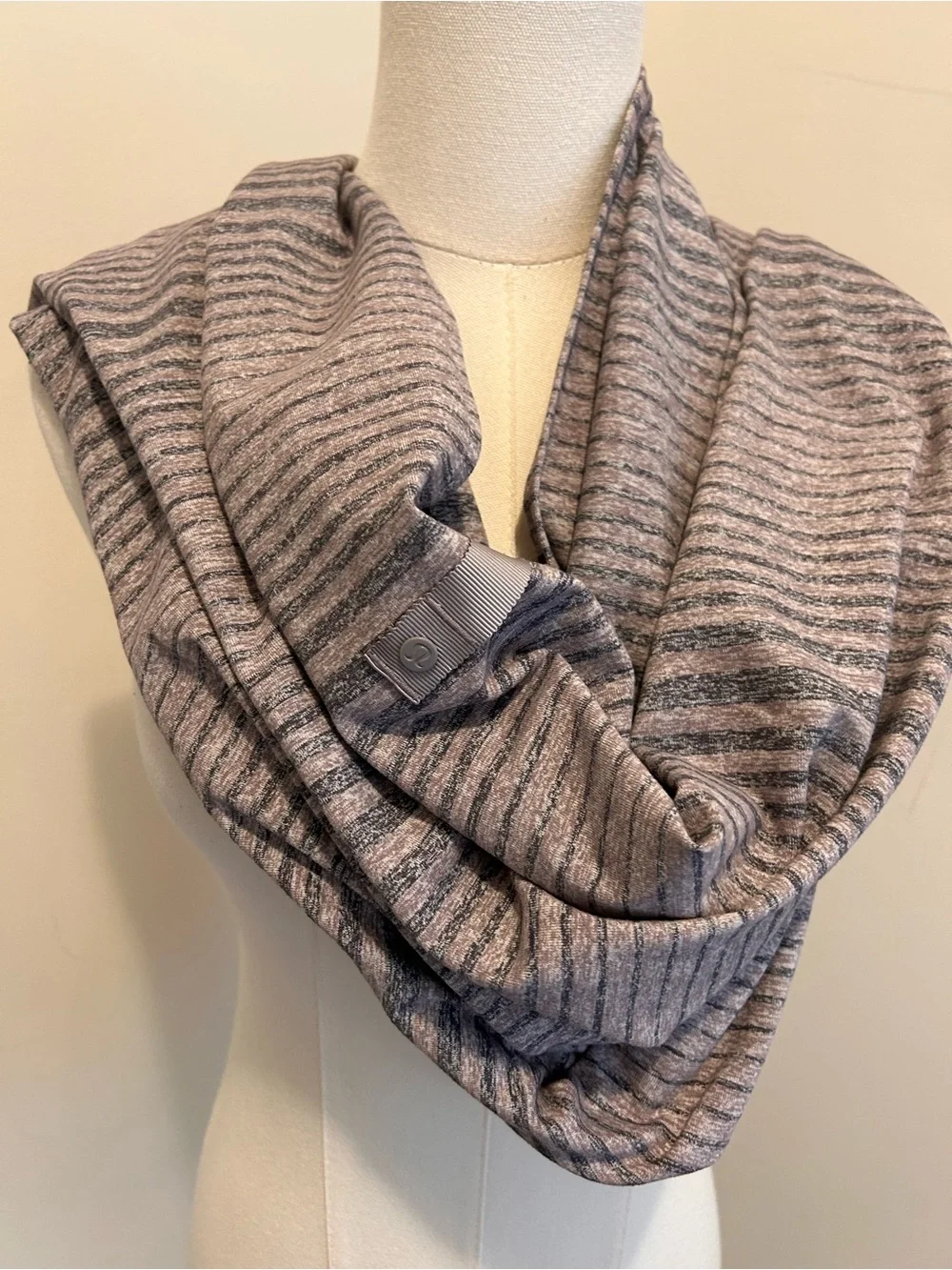 LuLuLemon Vinyasa scarf
